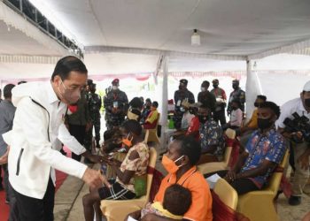 Antisipasi Omicron, Jokowi Minta Vaksinasi Digencarkan
