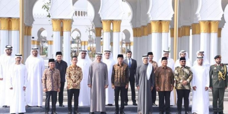 Kemenag Hadiri Peresmian Masjid Raya Syeikh Zayed Solo