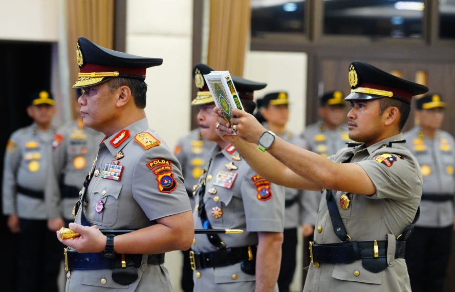 Upacara Laporan Kenaikan Pangkat Polri 1 Januari 2025