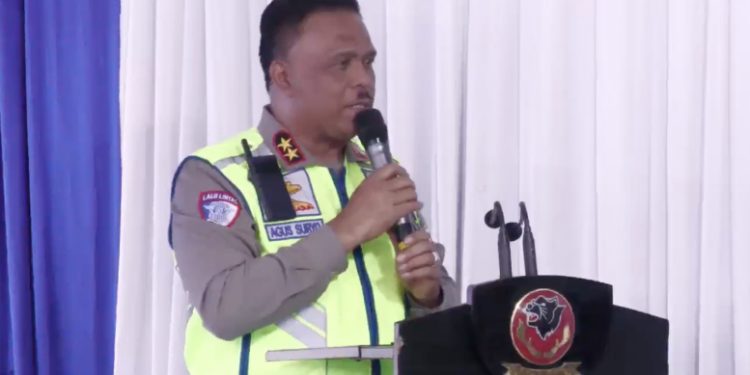Kepala Korps Lalu Lintas (Kakorlantas) Polri, Irjen Pol Drs. Agus Suryonugroho, S.H., M.Hum., bersama unsur terkait melaksanakan inspeksi jalur tol di wilayah Jawa Barat pada Selasa (24/2).